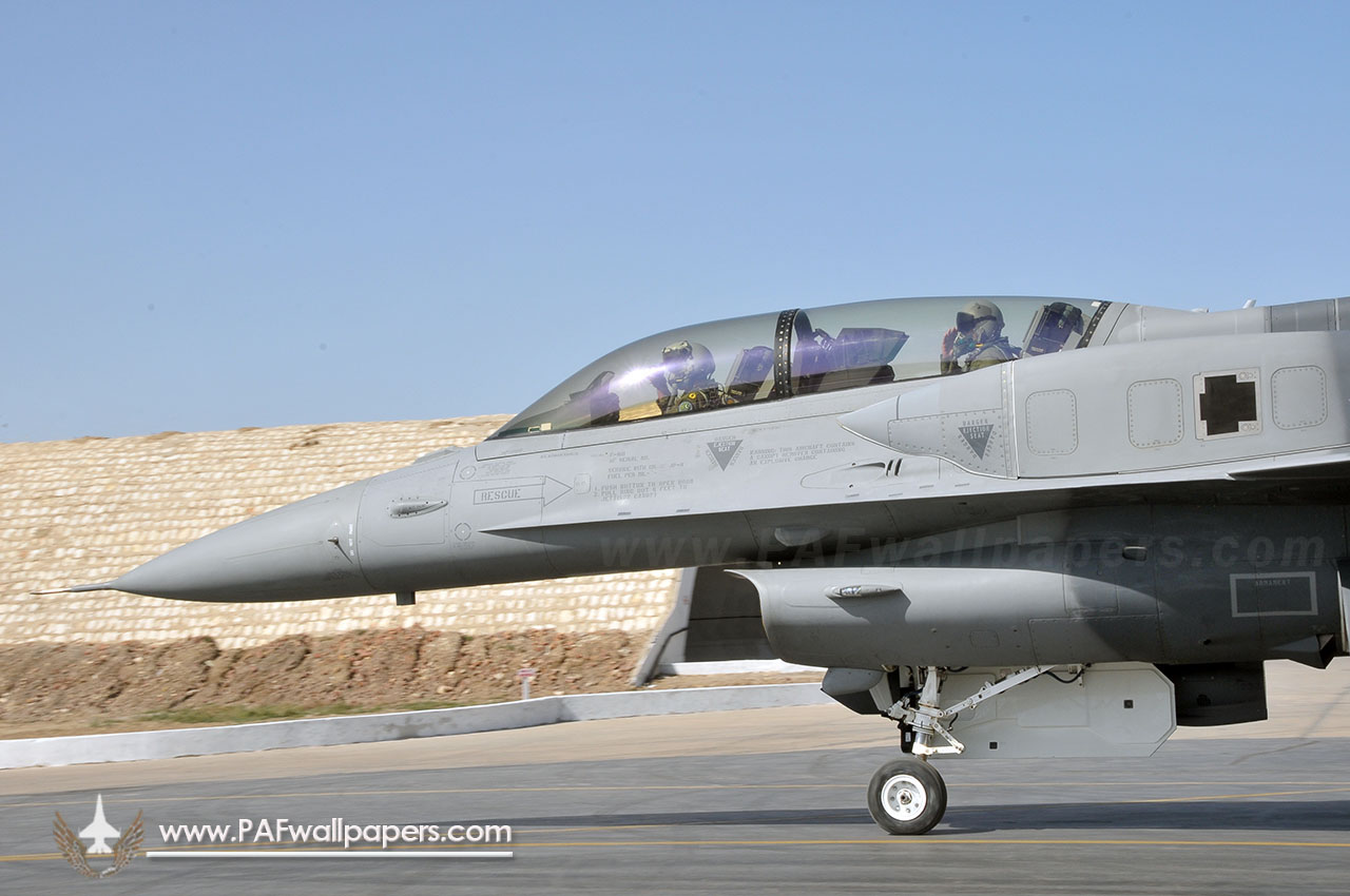 f-16_fighting_falcon_block52_pakistan_air_force_05.jpg