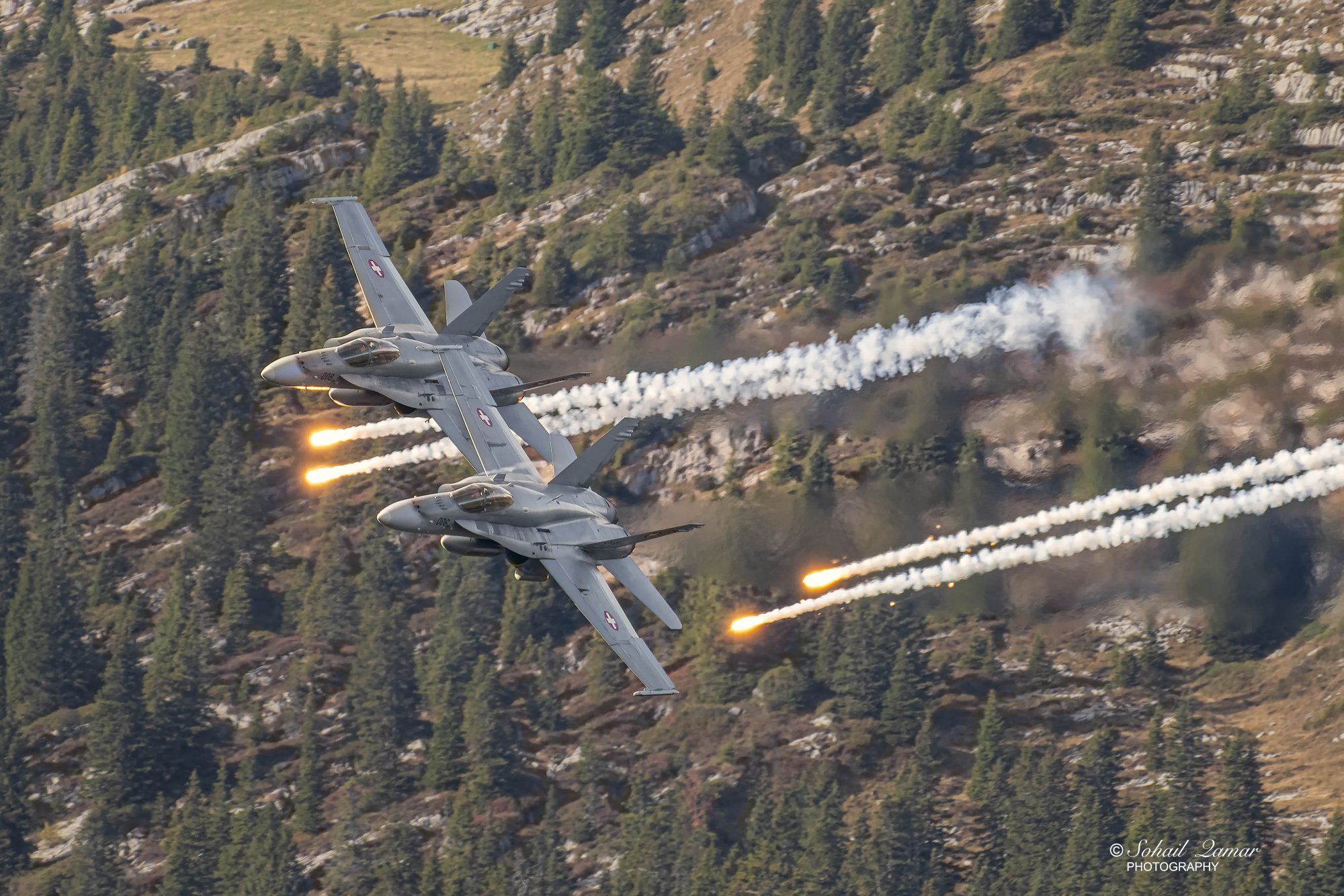 F-18-9424 copy.jpg