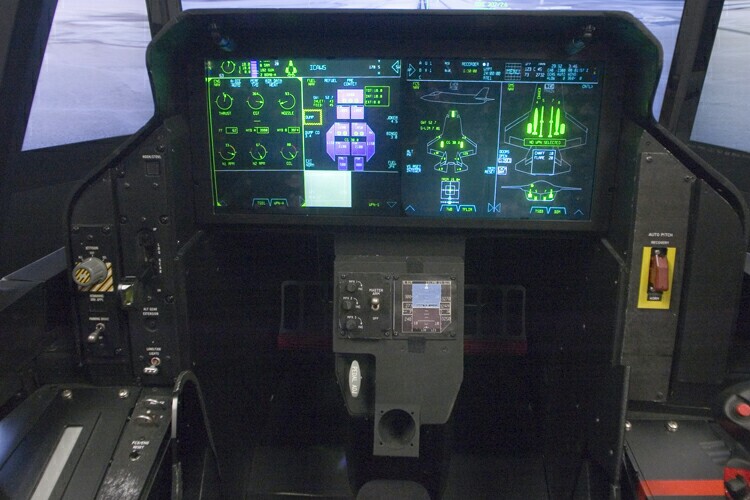 F-35_Cockpit_(Simulator)-1.jpg