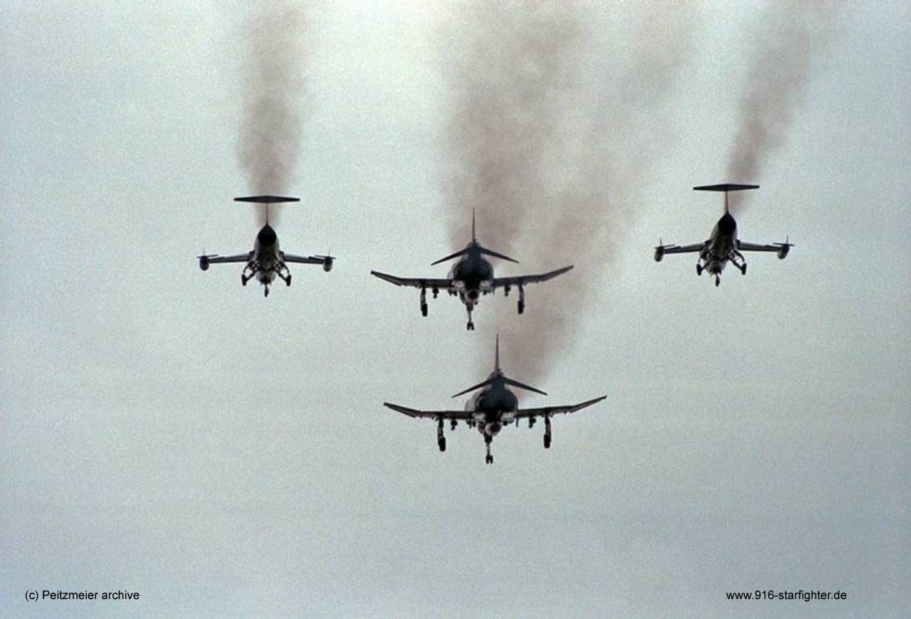 f104smoke1.jpg