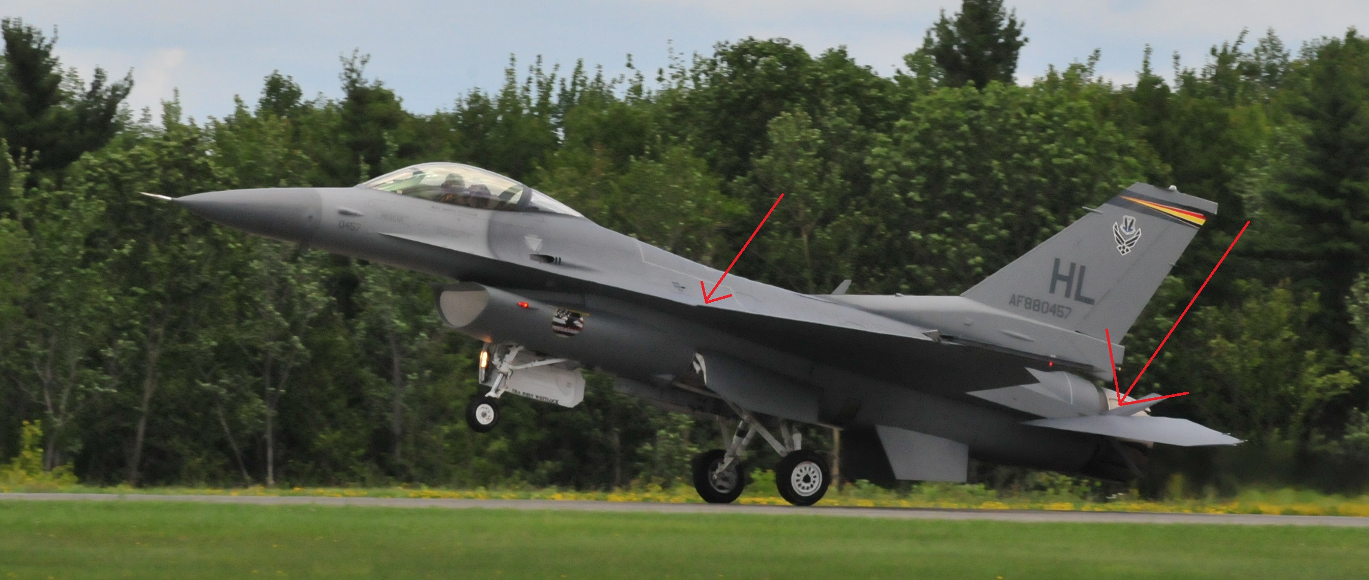 F16_Landing.jpg