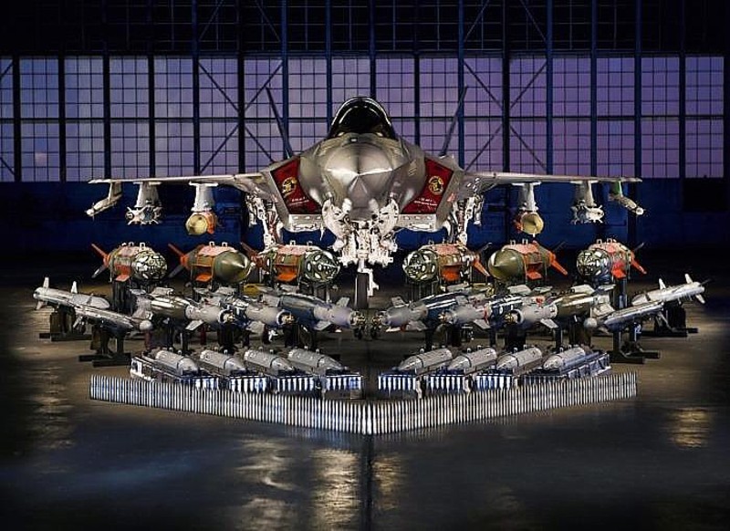 f_35a_weapons_carriage_1_2_main.jpg