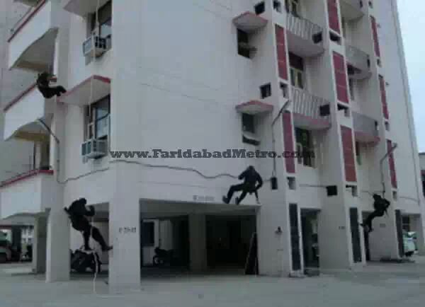 faridabad_news_metro_june_29_2012_haryana_police_commando_mock_drill_sector_31_11.jpeg