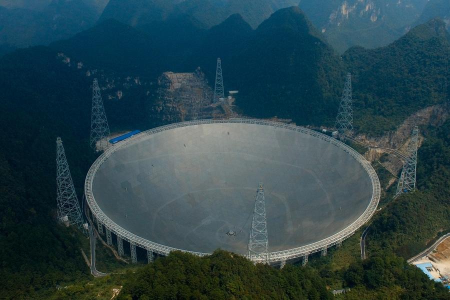 FAST-telescope,Pingtang-county,Guizhou.(4)_24Sep2016.jpg
