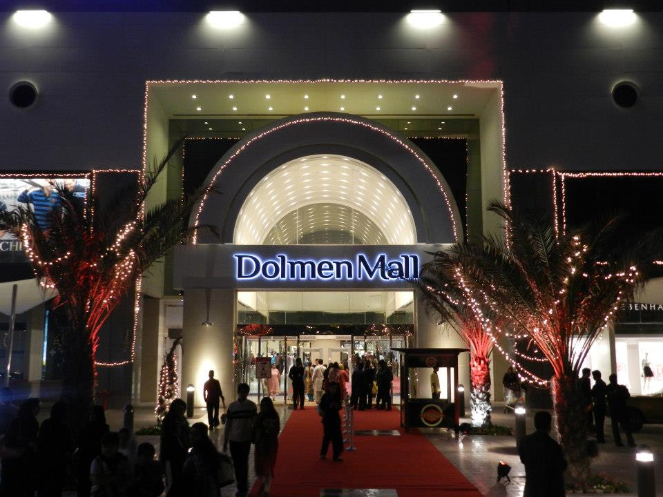 Fatburger-Dolmen-Mall-Clifton-Karachi-1.jpg