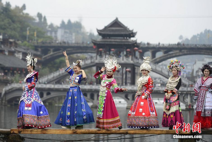 Fenghuang,Hunan.Miao.Dress.Festival.4.jpg