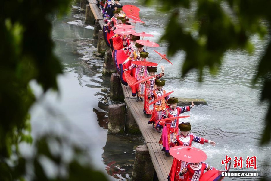 Fenghuang,Hunan.Miao.Dress.Festival.7.jpg