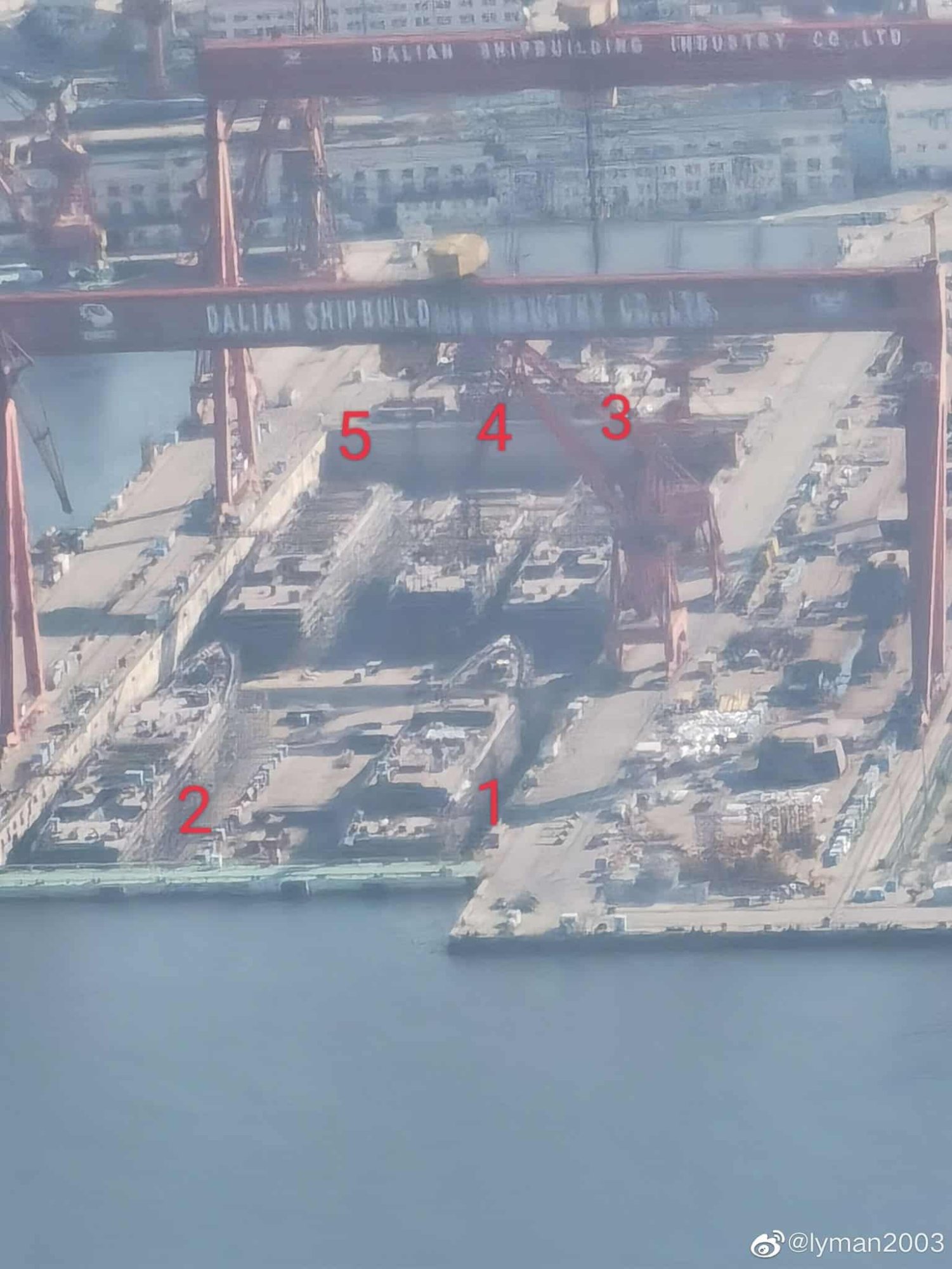 Five-Type-052D-Destroyers-Under-Construction-in-China (1).jpg