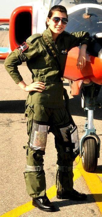 fly-beyond-the-sky-defence-day-2018-women-aviators-of-Pakistan-Air-Force-1.jpg