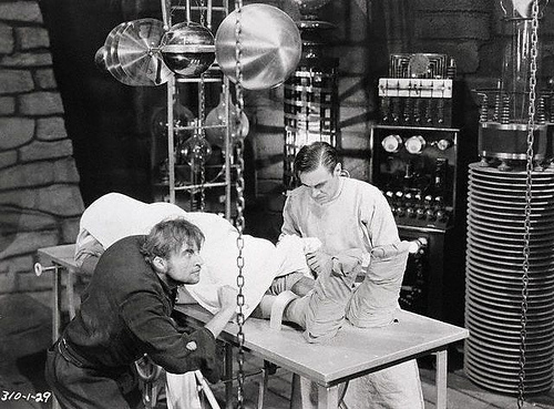 frankenstein-1931-laboratory[1].jpg