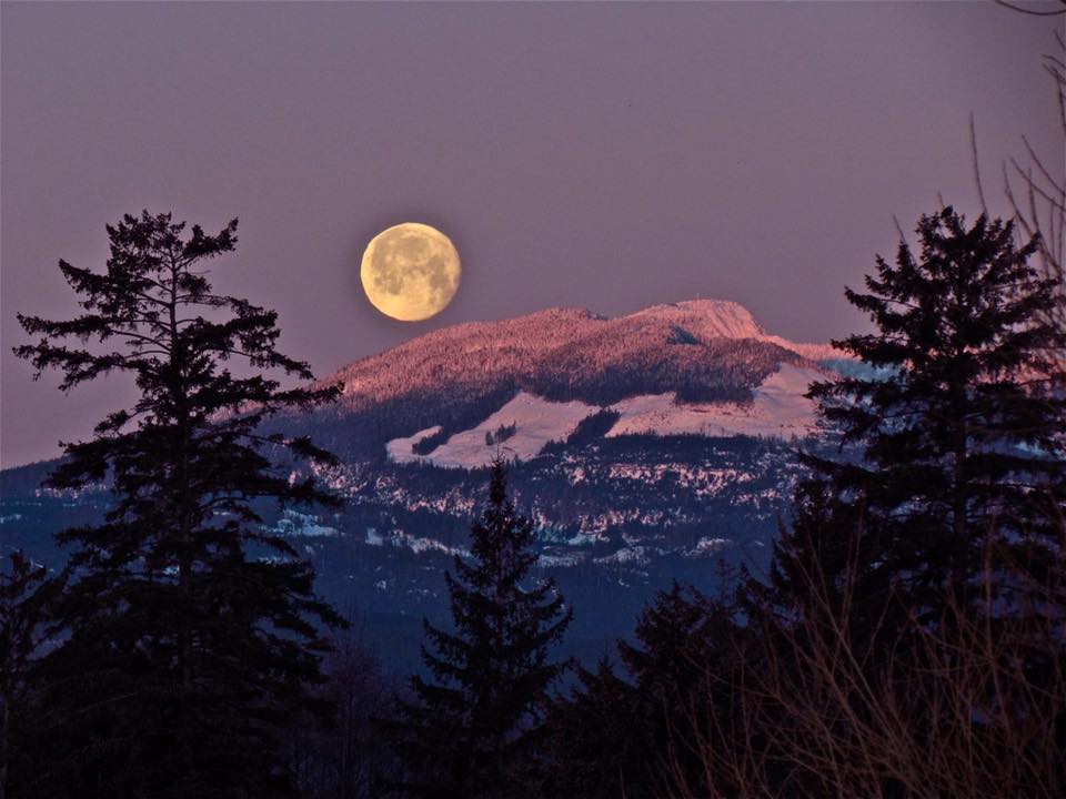Full Moon over Mount Washington.jpg