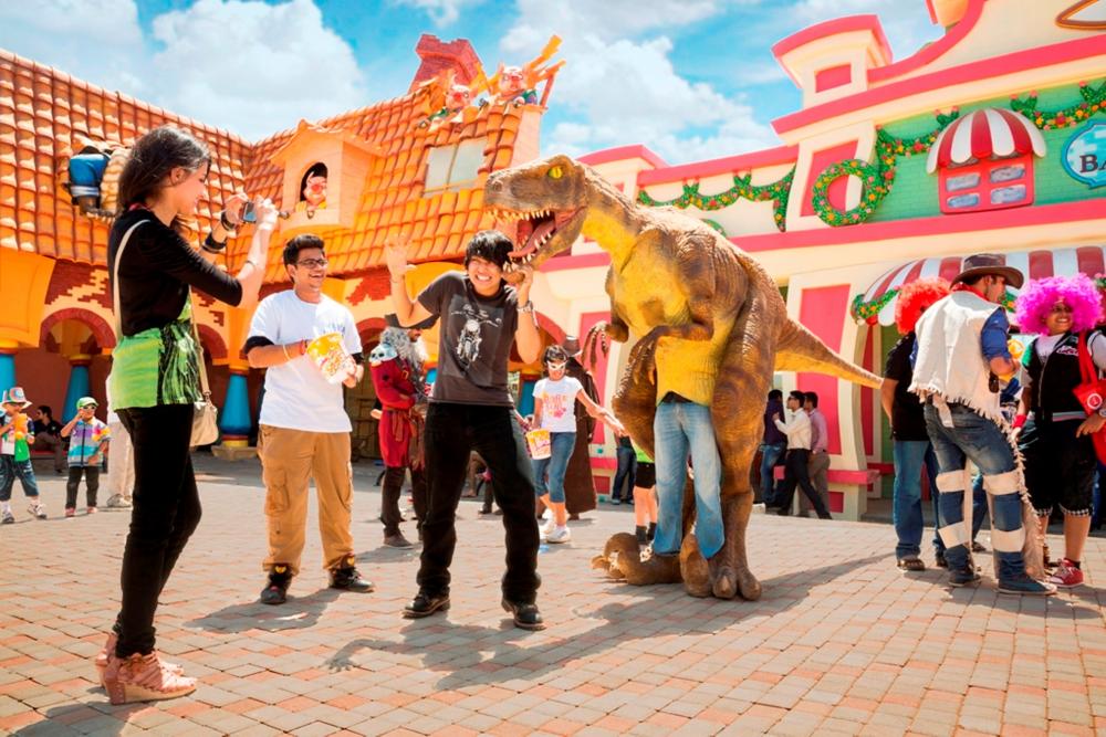 fun-times-adlabs-imagica-dinosaur.jpg