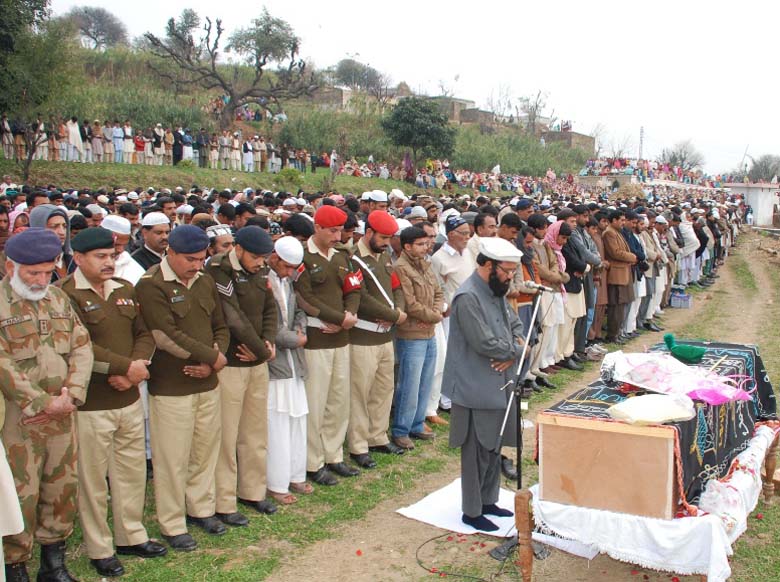 funeral_of_sepoy_muhammad_akhlaq[1].jpg