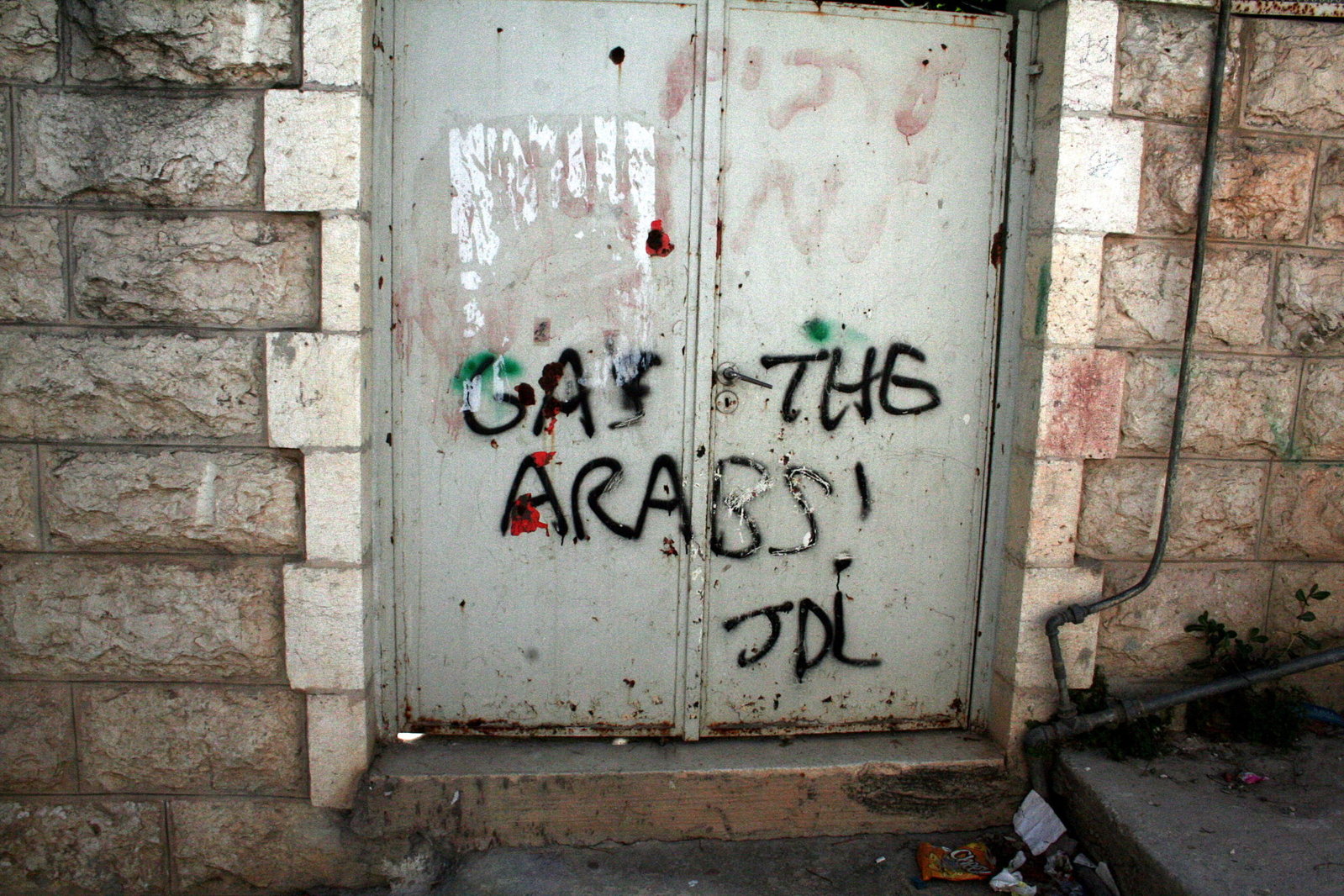 Gas_the_Arabs_painted_in_Hebron.jpg