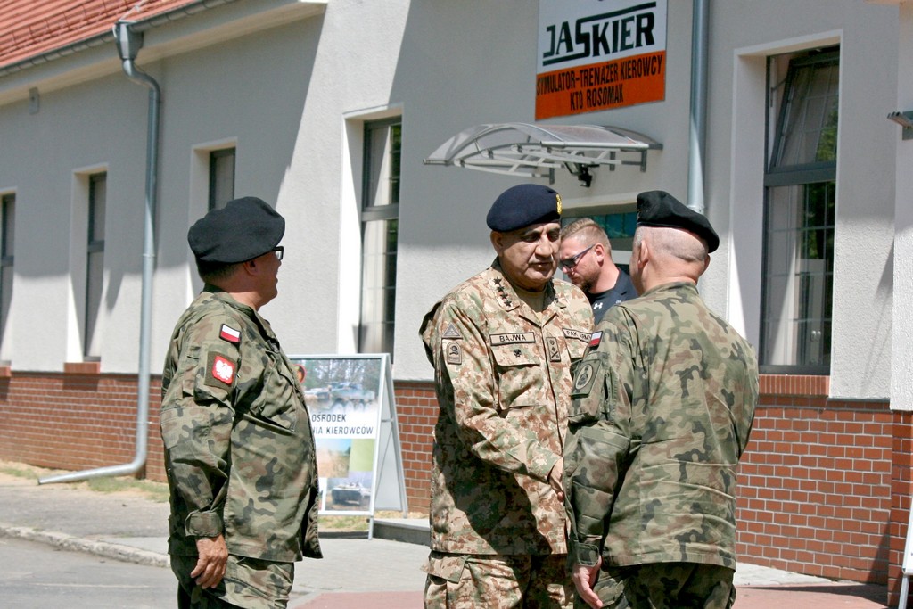 Gen bajwa visiting Poland (06-20-2018) 8053.jpeg