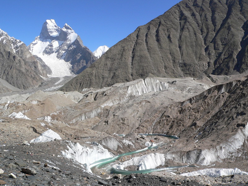 glacier near muztagh tower.jpg