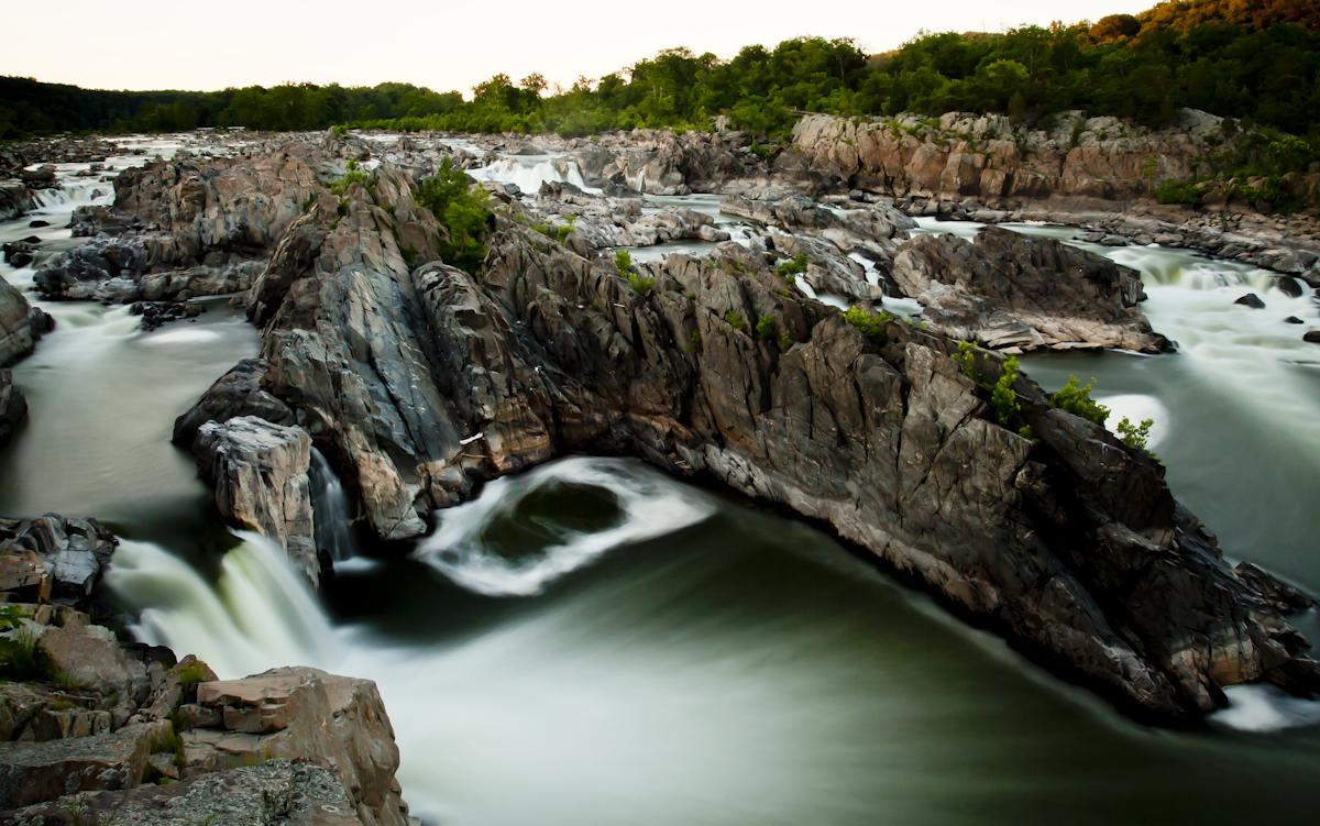 Great_Falls_National_Park_-_the_falls_-_01.jpg