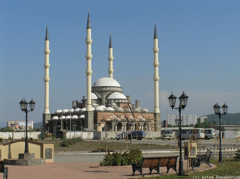 Grozny_Kadyrov_Mosque.jpg