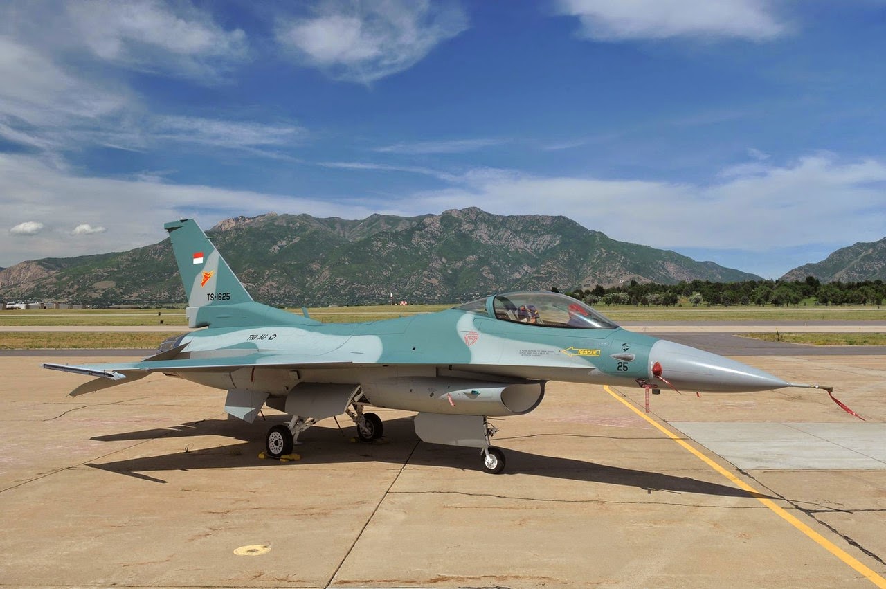 gunung-f-16-TS1625.jpg