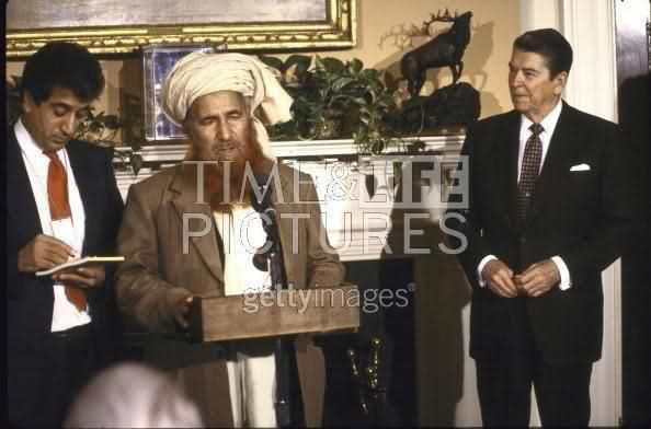 haqqani-reagan[1].jpg