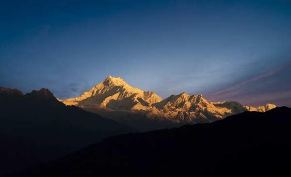 highest-himalayan-mountain-kanchenjunga-3-100809-02.jpg