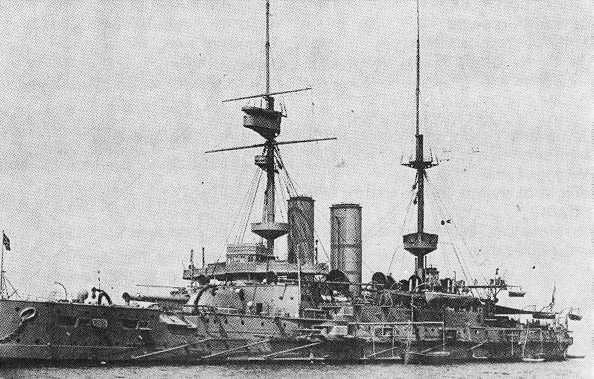 HMS_Irresistible_(1898)_in_1908.jpg