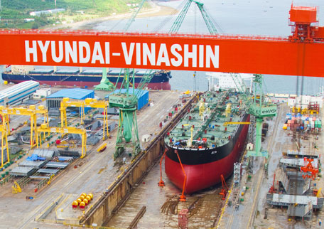 Hyundai-Vinashin-shipyard-Vietnam.jpeg