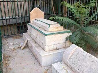 ibn taymiyya grave.jpg