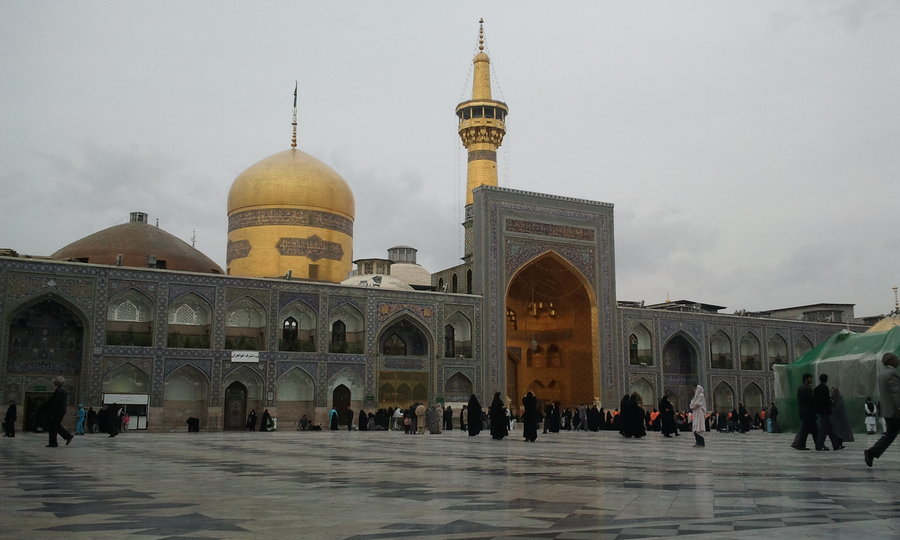 imam_reza_holy_shrine_by_meysam110-d3dumxg.jpg