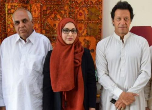 Imran-Khan-Group-Photo-With-Jatt-Family-Burewala-Vehari-Ch-Nazir-Jatt-and-Ayesha-Nazeer-Jutt.jpg