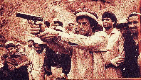 Imran+Khan+holding+Gun[1].jpg