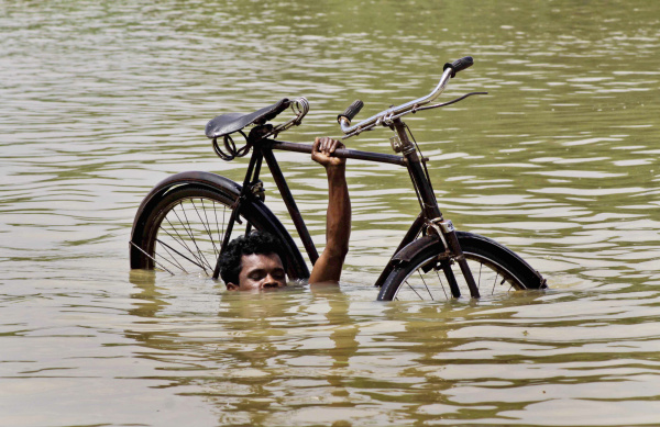 india-flooding-cut-0912-art-g1ee45ti-1aptopix-india-floods-jpeg-06983.jpg