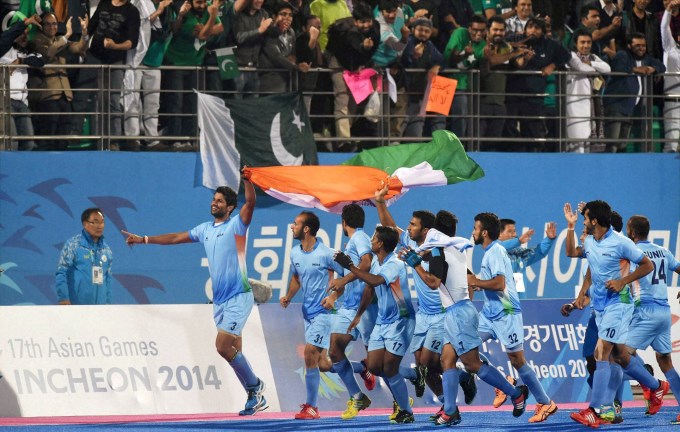 indian-team-members-celebrate-after-winning-men-s-gold-medal-hockey_141240045820.jpg