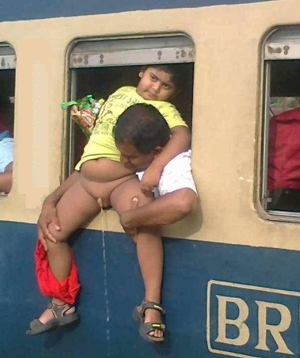 indian_rail_toilet_7872813520.jpg