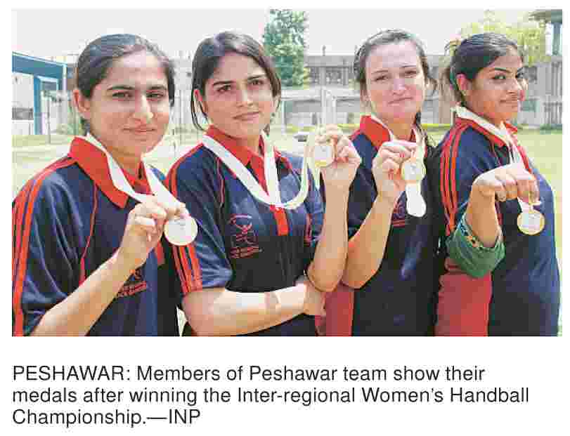 Inter-Regional-Women-Handball-Championship-winning-by-peshawar-girls-team.jpg