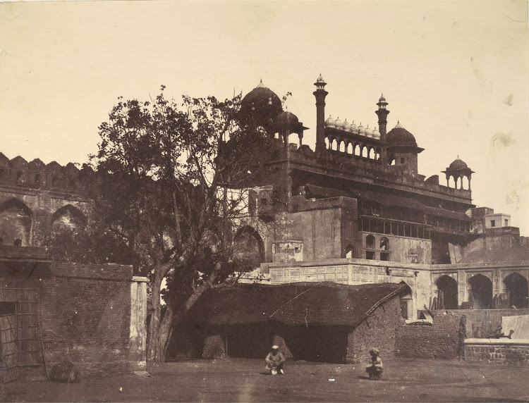 Interior-view-of-the-Lahore-Gate-of-Palace,-Delhi---1858.jpg