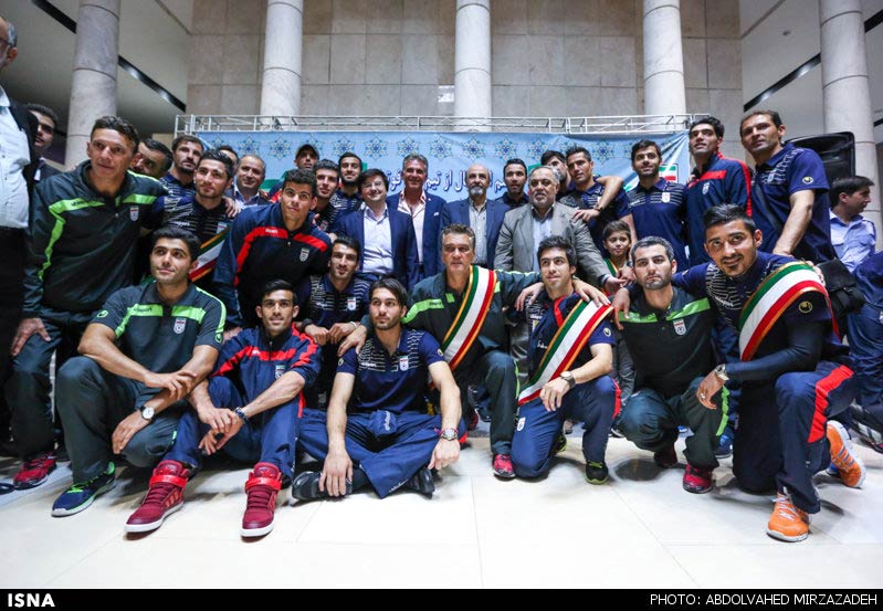 Iran-team-returns-from-World-Cup-2-HR.jpg