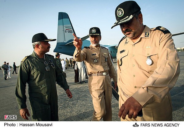 Iranian_navy_2013_minesweeping_exercise_(01).jpg
