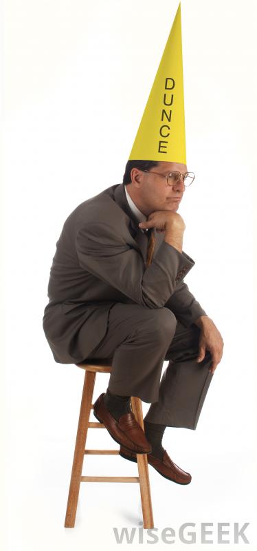 israel 12 10 15man-wearing-yellow-dunce-hat.jpg