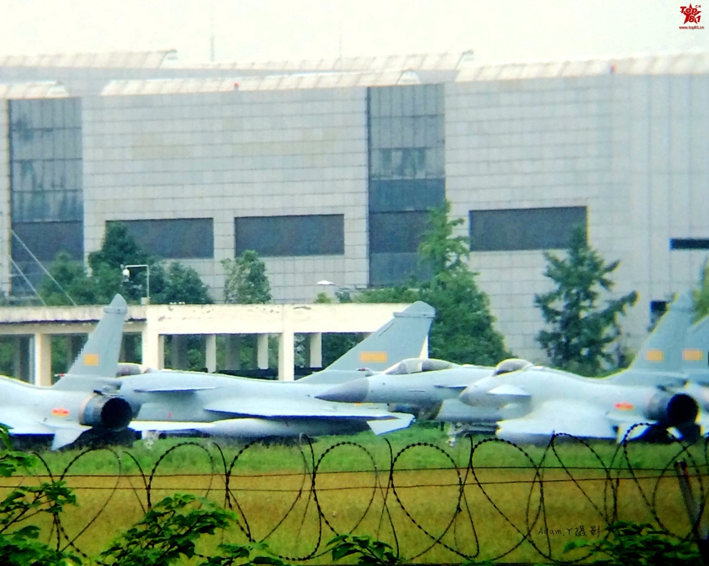 J-10B ready for delivery - 29.9.15 xs.jpg