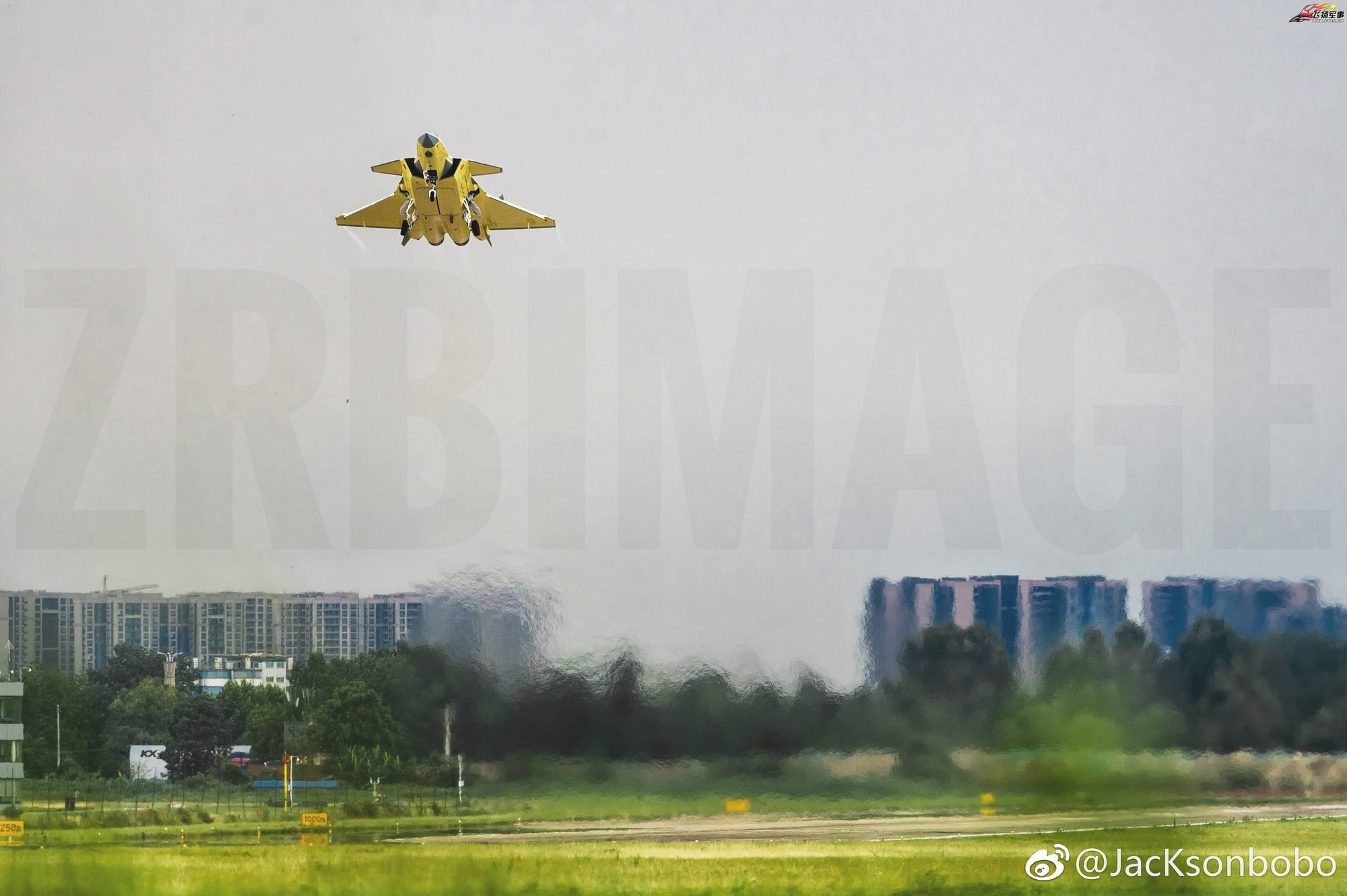 J-20A yellow - 20180727.jpg