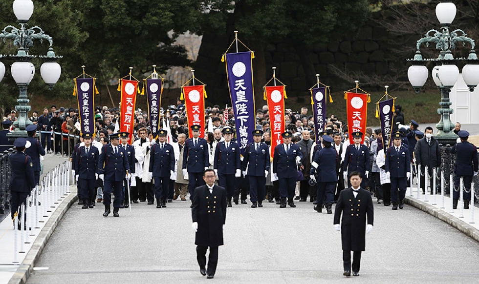 japan_emperor_procession[1].jpg