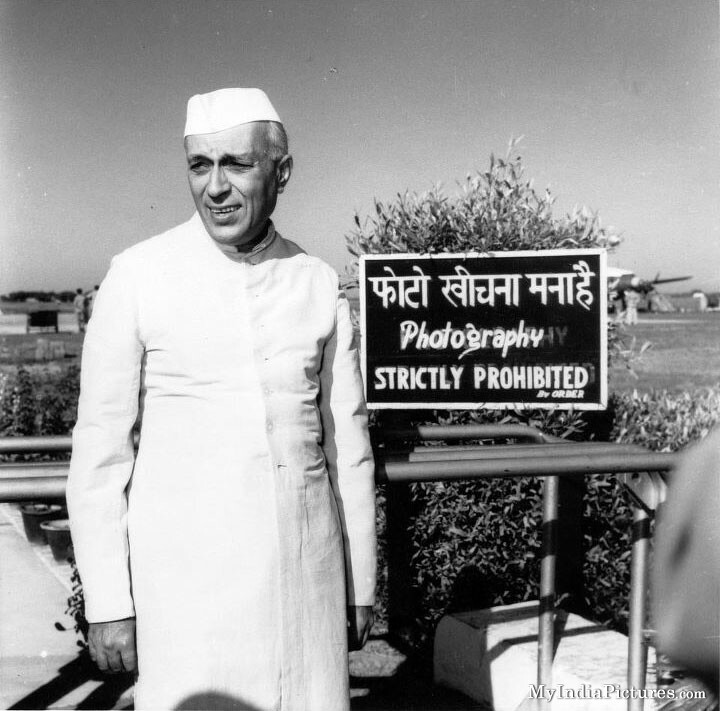 jawaharlal-nehru-photography-strictly-prohibited-funny-india-hindi.jpg