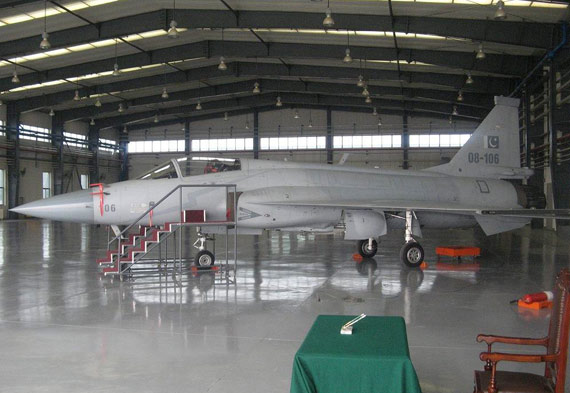 JF-17 Thunder 08-106.jpg