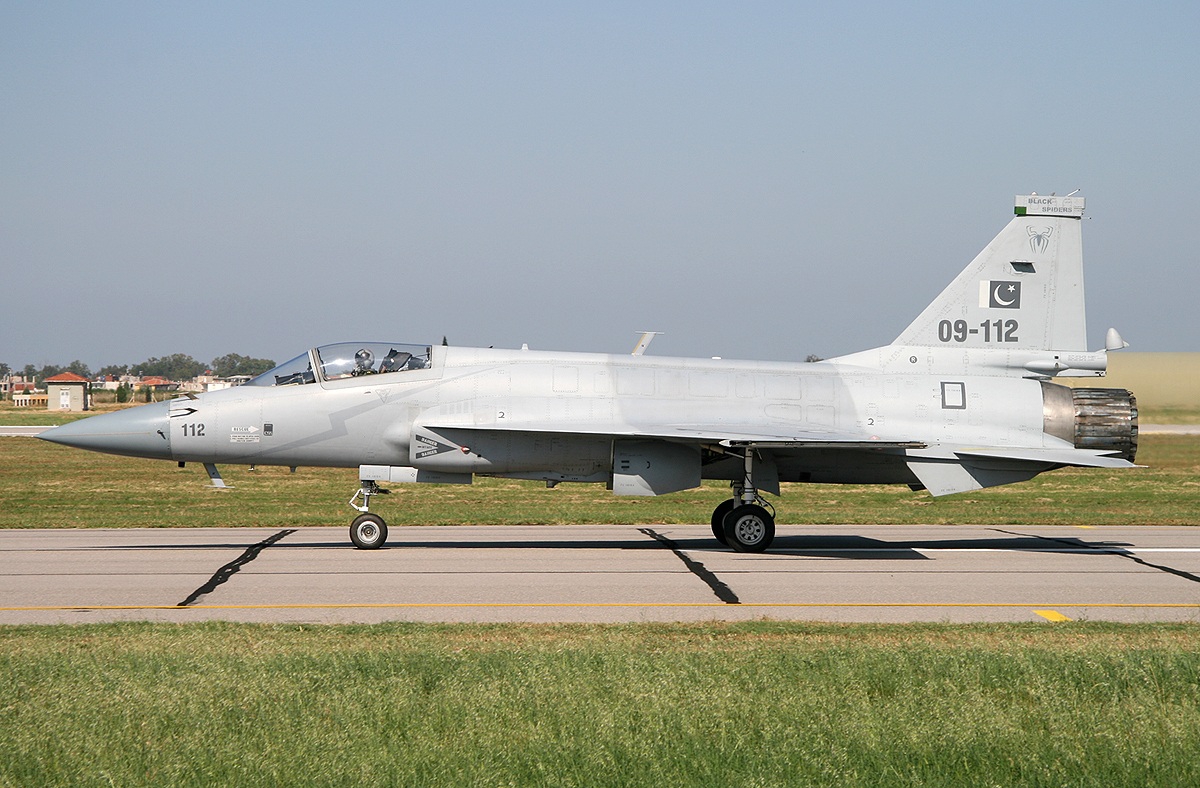 JF-17 Thunder 09-112.jpg