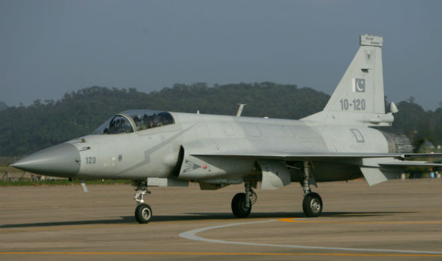 JF-17 Thunder 10-120.jpg