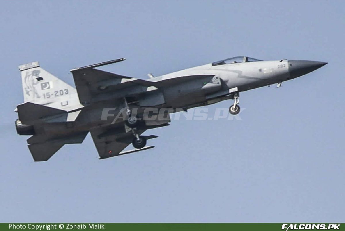 JF-17 Thunder 15-203.jpg