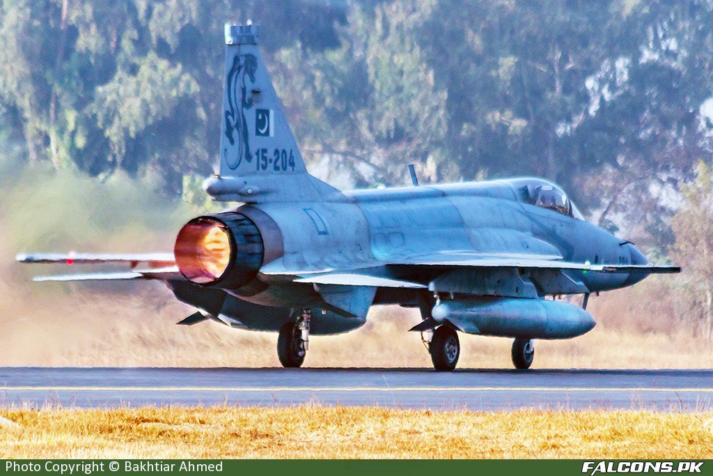 JF-17 Thunder 15-204.jpg