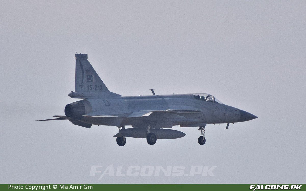 JF-17 Thunder 15-213.jpg