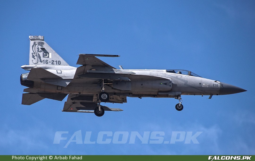 JF-17 Thunder 16-210.jpg